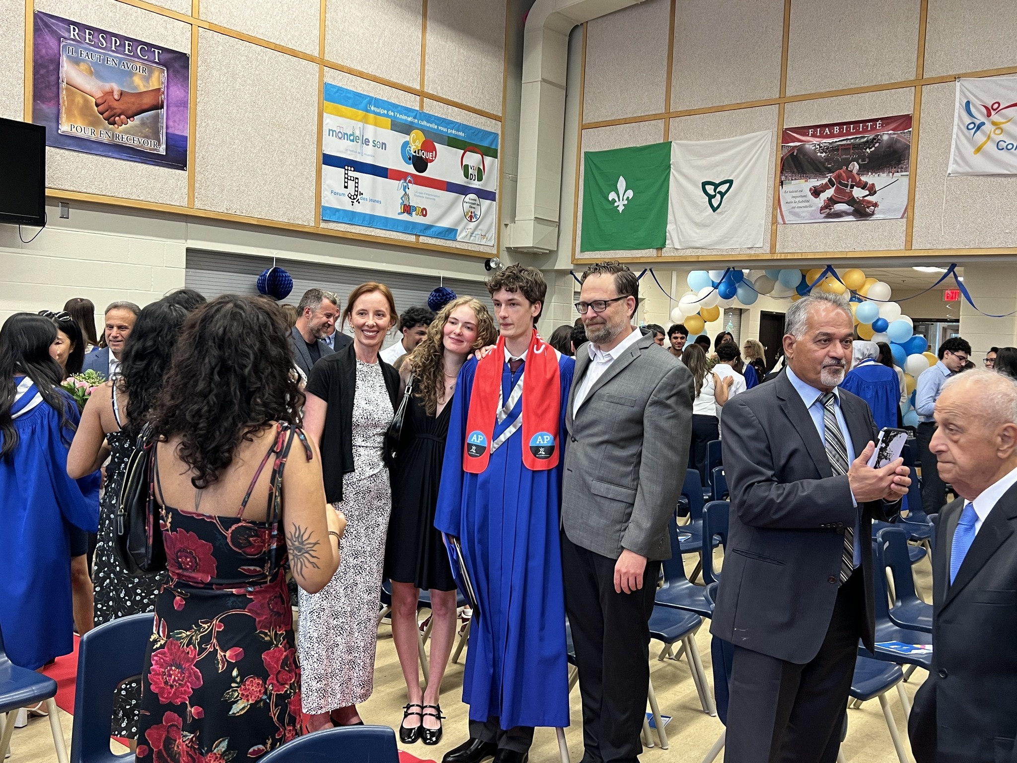 École secondaire... - École secondaire Norval-Morrisseau