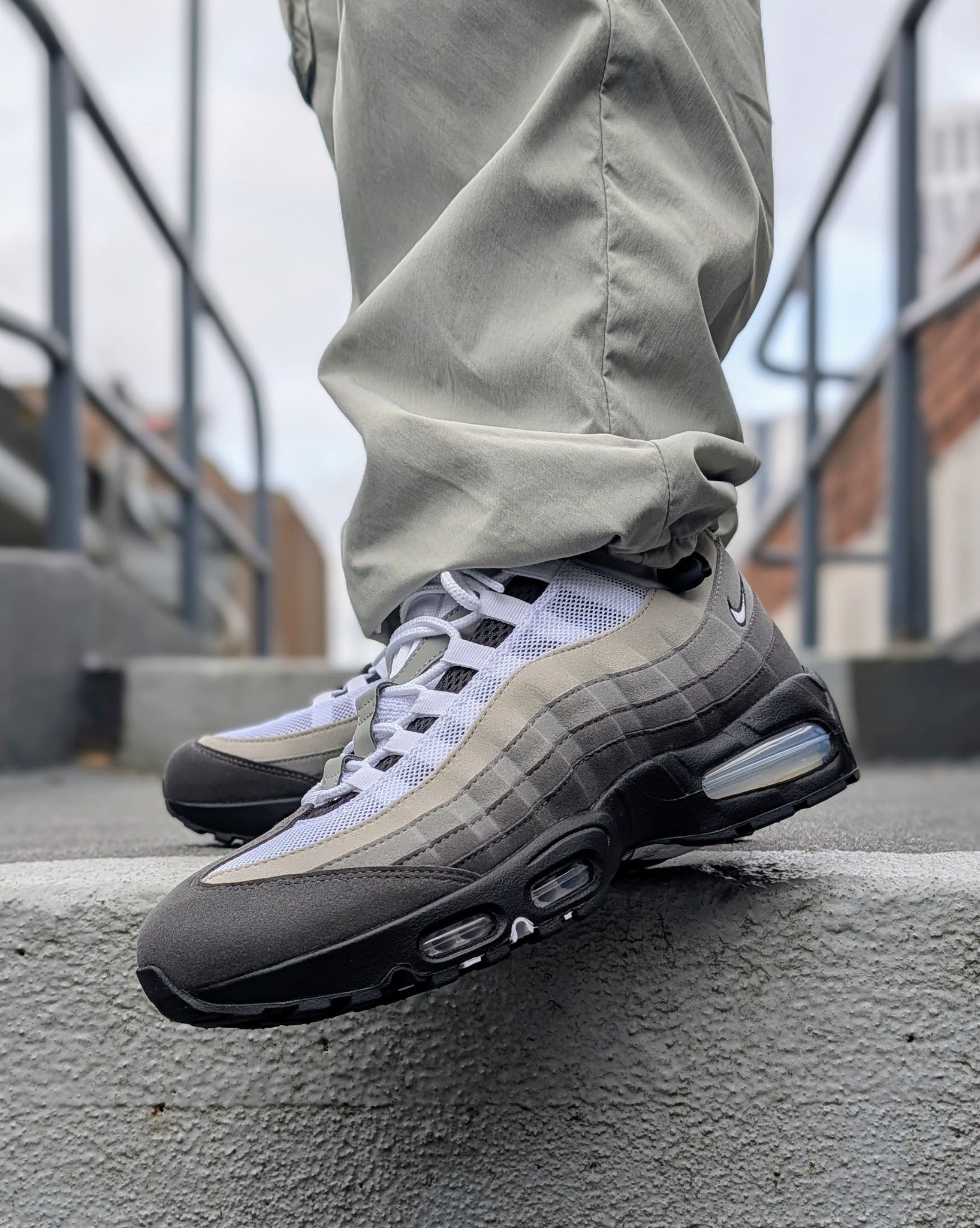 Ad: ?️ NEW RELEASE ?️ > https://zurl.co/749vJ Sold out at Nike 