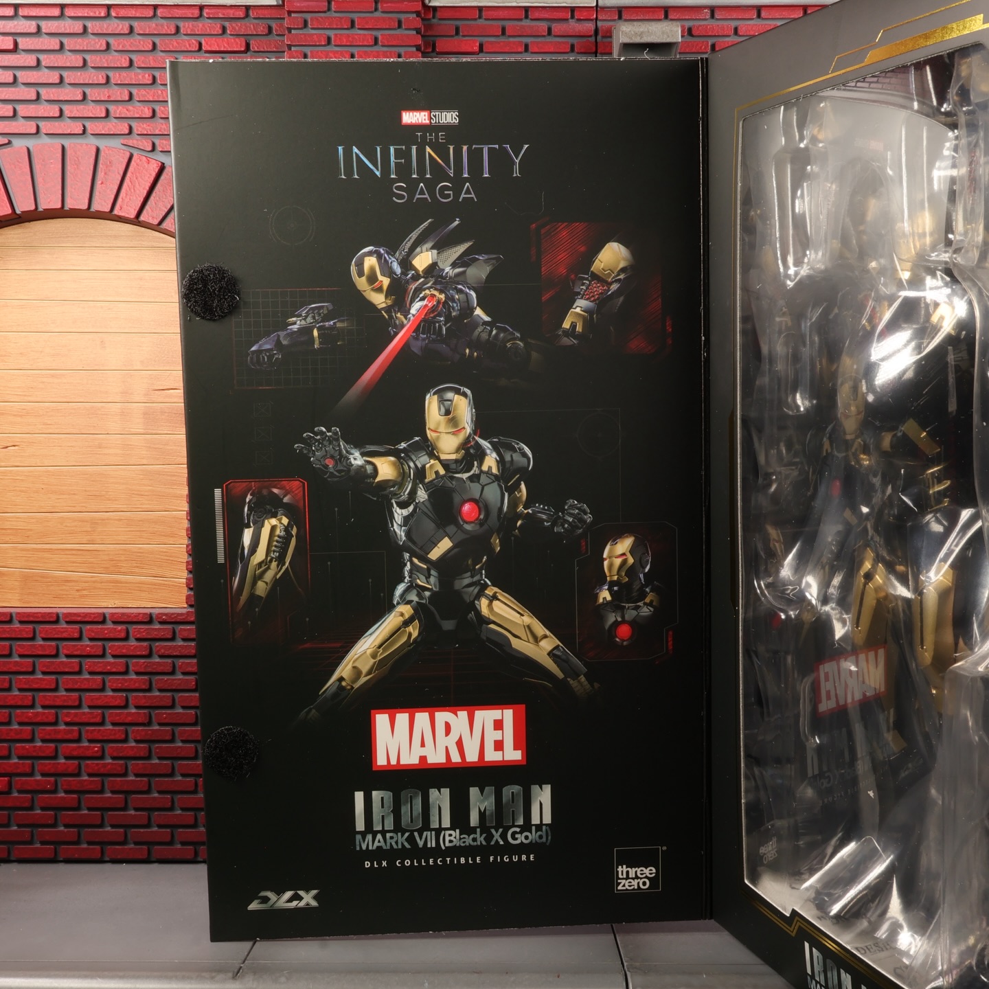 threezero DLX Marvel Studios The Infinity Saga IRON MAN MARK VII 