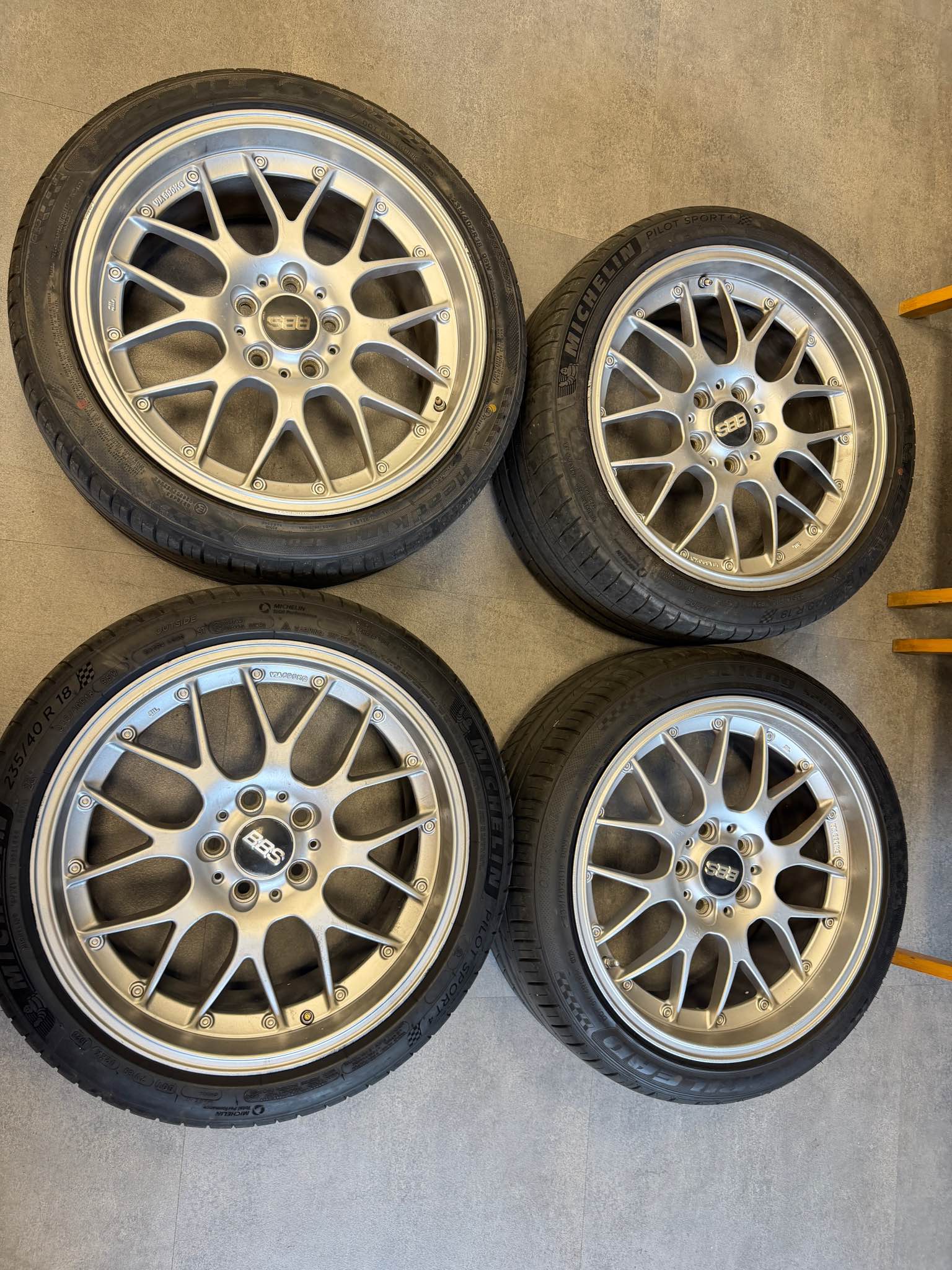 賣BBS RS-GT 鍛造鋁圈含胎 18寸 235/40/R18 後面兩個米其林PS4剛換還有8成以上 前面兩個Habilead HK ...