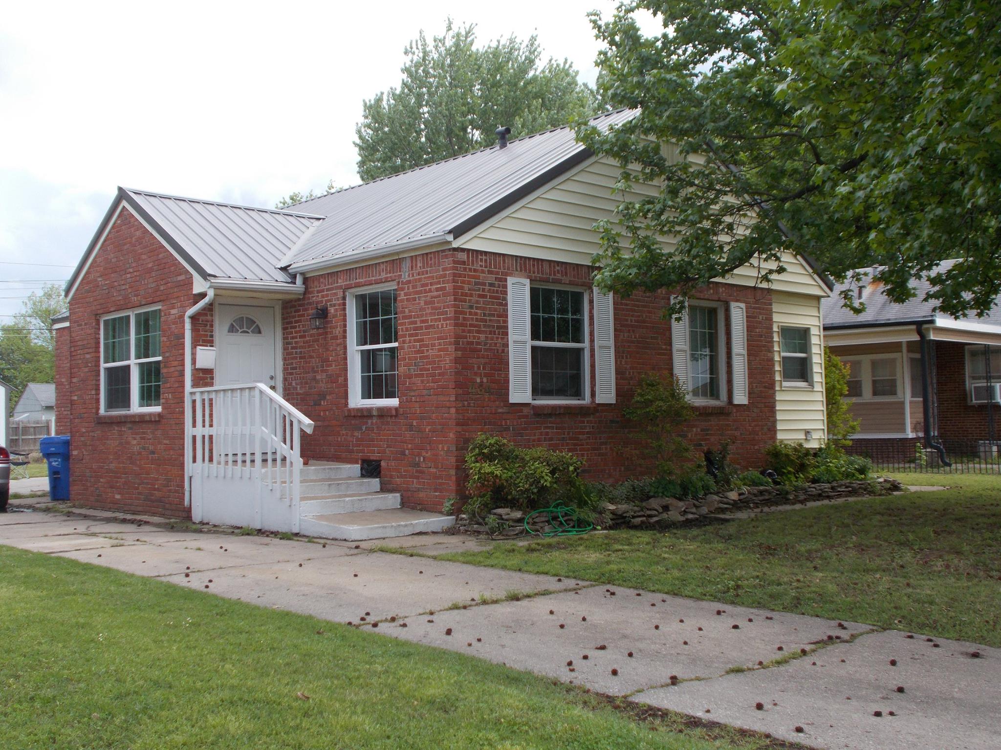 A move-in ready 3-bedroom... - United Country Post Properties