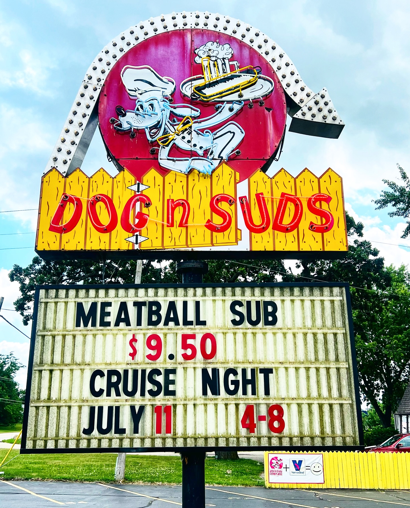 Dog -N- Suds opened in Rockford in 1961. The locations were: 4309