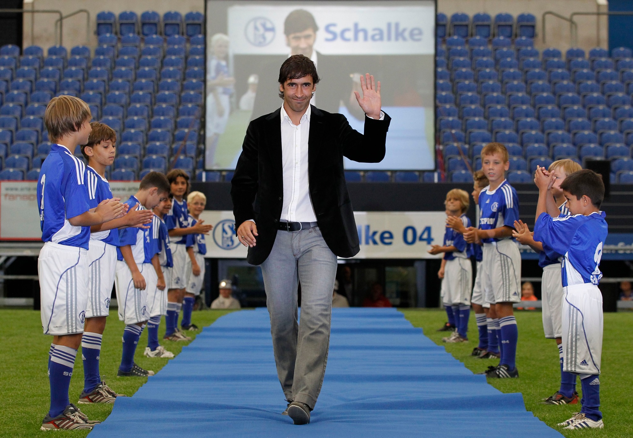 FC Schalke 04 - FC Schalke 04 added a new photo.