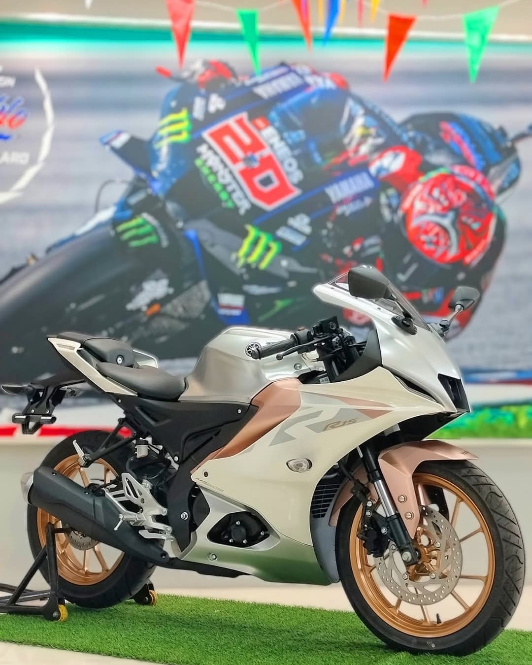 ยามาฮ่า - 🏍️💨สายสปอร์ต..อดใจไหวหรอ🏍️ 💢ยามาฮ่า R15 2025. ใหม่💢 🔥 Yamaha ...