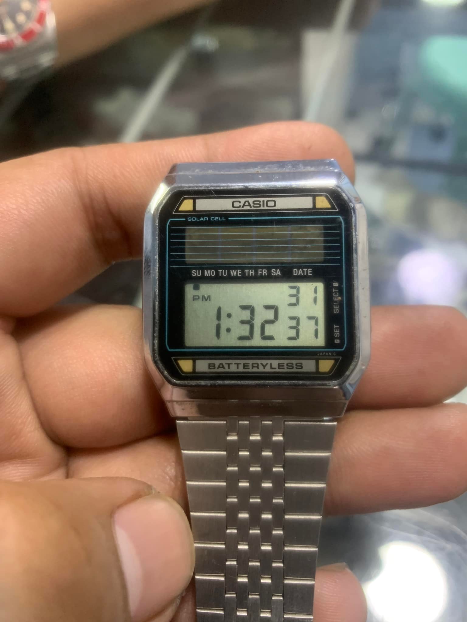 Is a $30 batteryless Casio watch worth buying for a vintage 