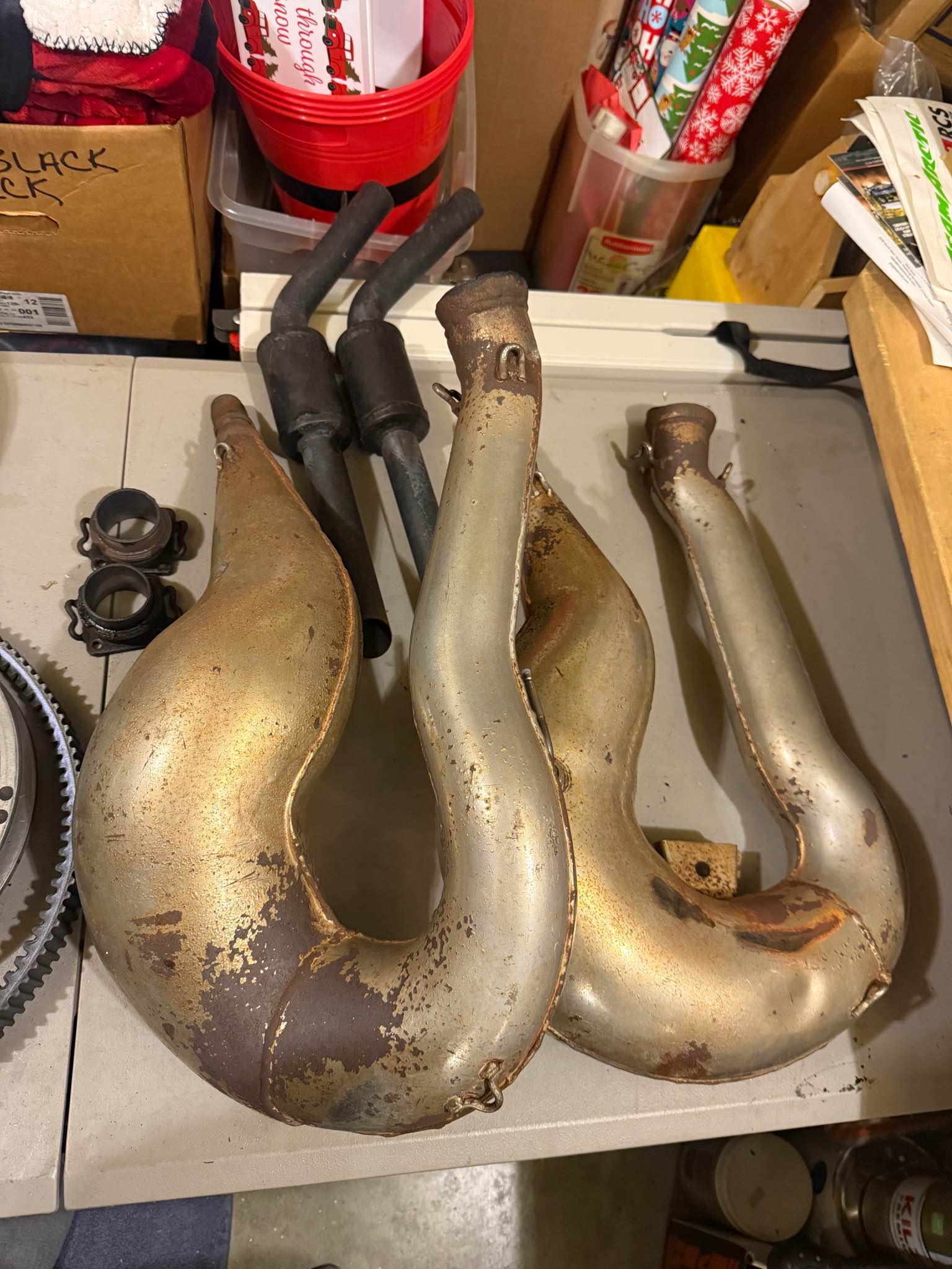 Selling factory mod pipes for 08-17 600rs with custom stingers