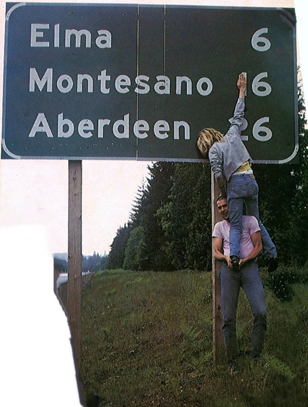 Krist Novoselic & Kurt Cobain • • 1990 •