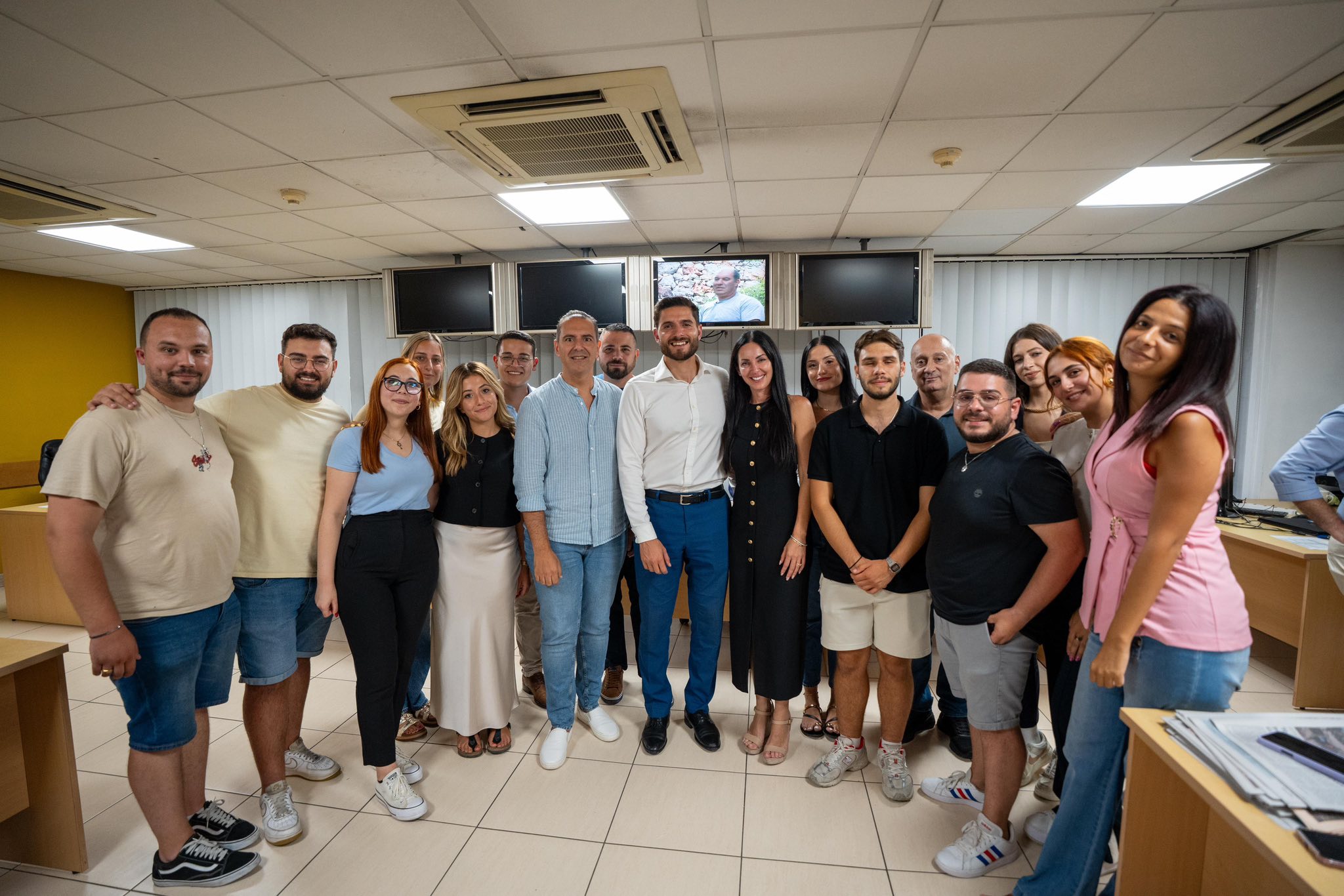 Alex Borg - Ilbieraħ fil-ħinijiet bikrija ta' filgħodu,... | Facebook