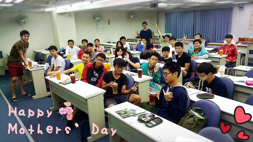 上景升大學補習班 五月の第二個禮拜就是要給媽媽一個 大大的擁抱 上景要給每一位媽媽滿滿的祝福
