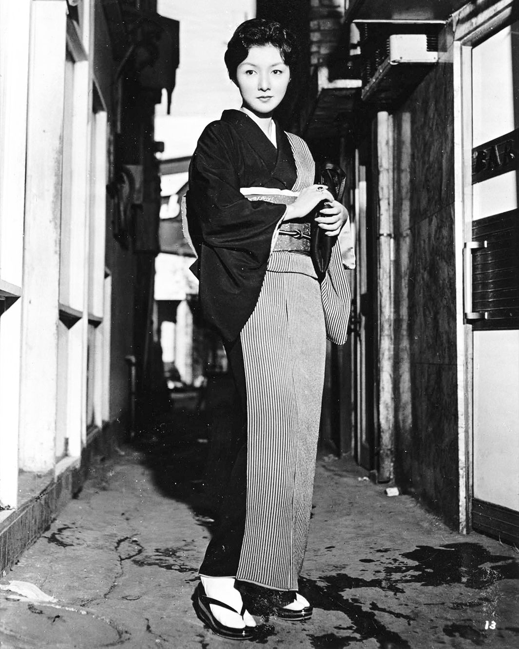 Kinuyo Tanaka (田中 絹代, Tanaka Kinuyo, 29 November 1909 – 21