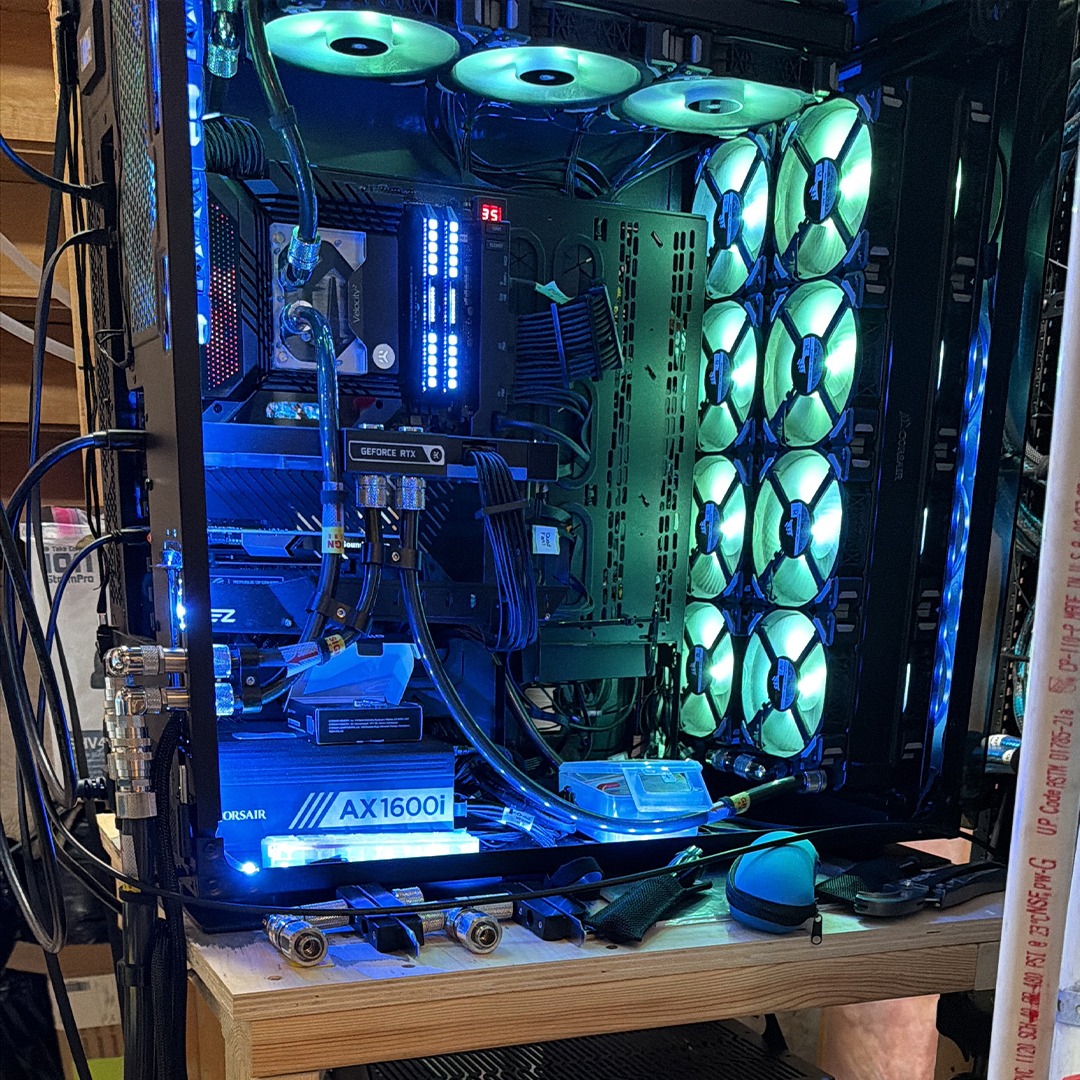 Corsair 1000D and 9000D PSU shroud distribution plate