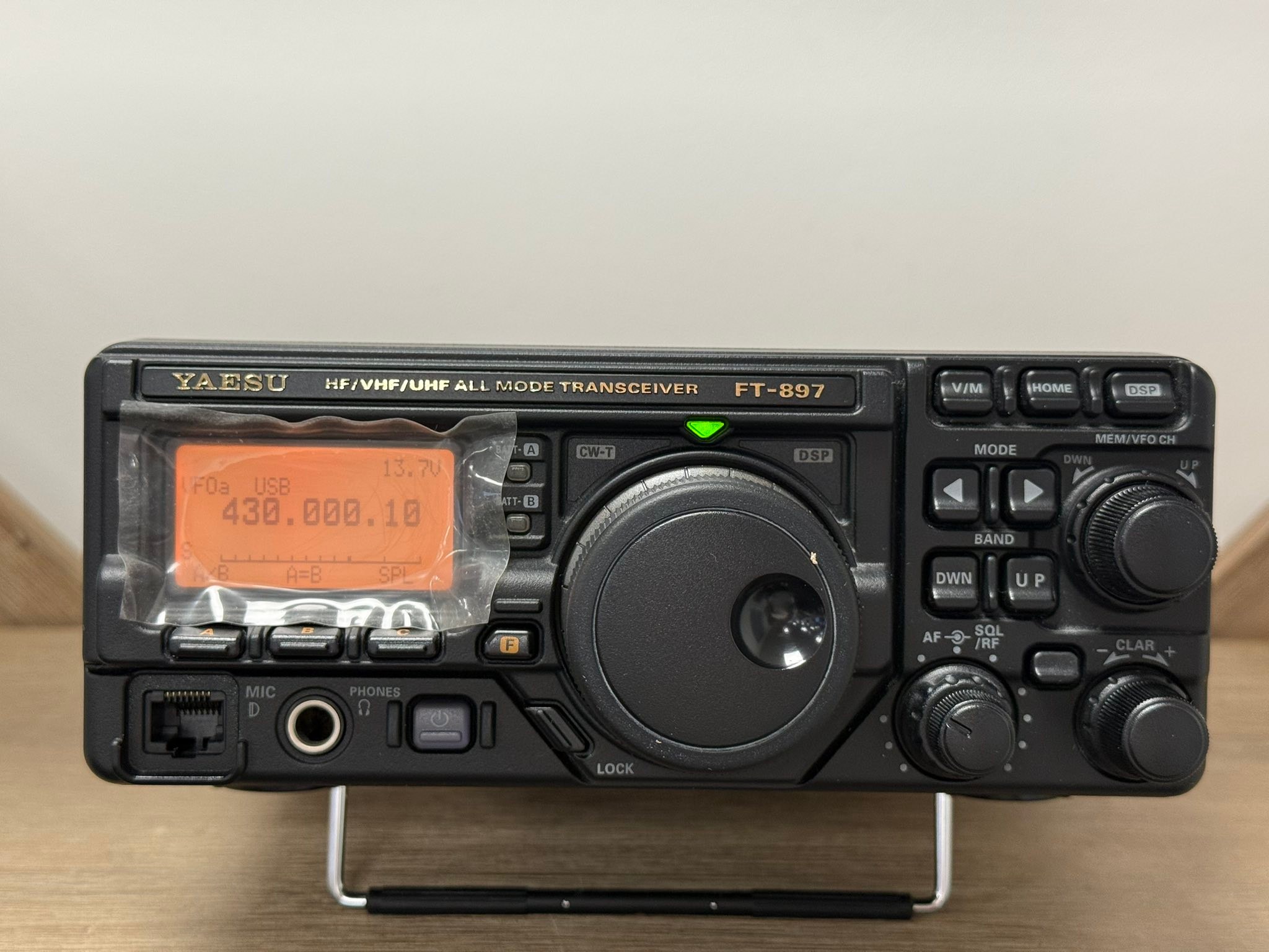 SECOND HAND YAESU FT-897D HF VHF UHF MULTI MODE TRANSCEIVER
