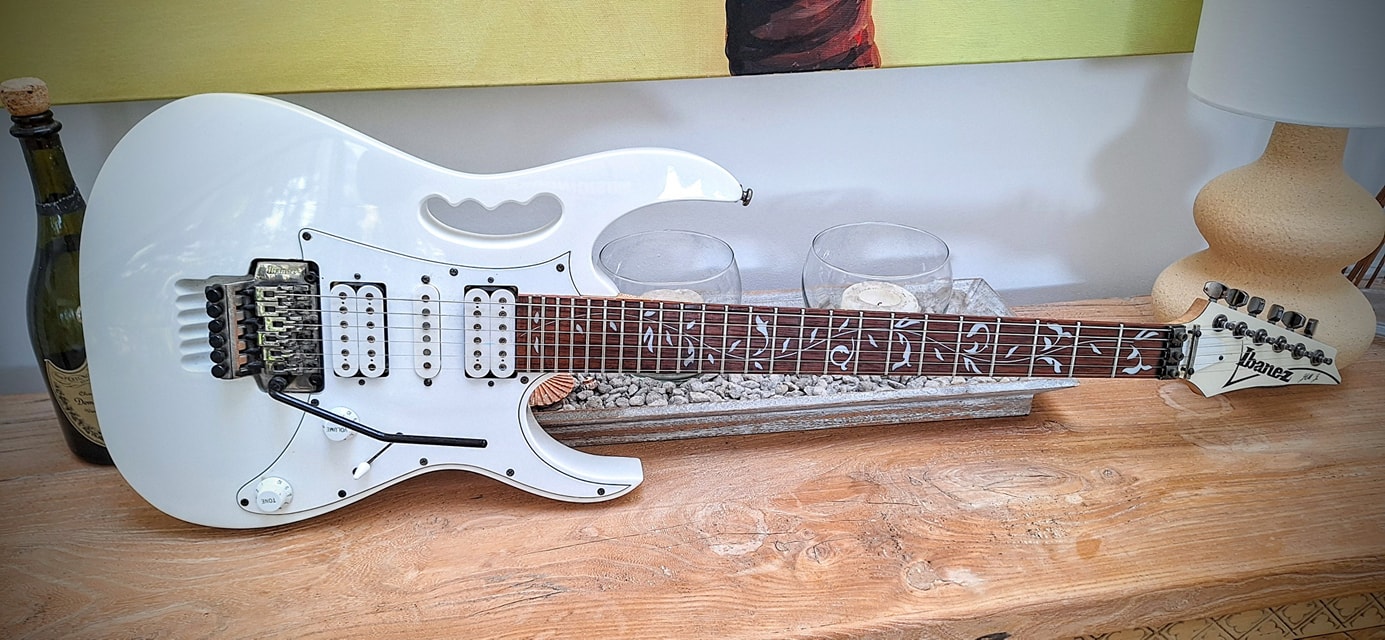 Ibanez Jem7vwh with sustainer mod review