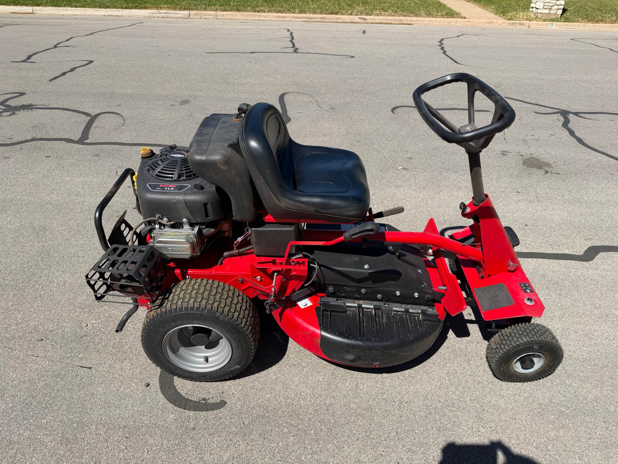 Snapper Rear Engine Riding Mower - Lawn Mowers - Brushy Creek ...
