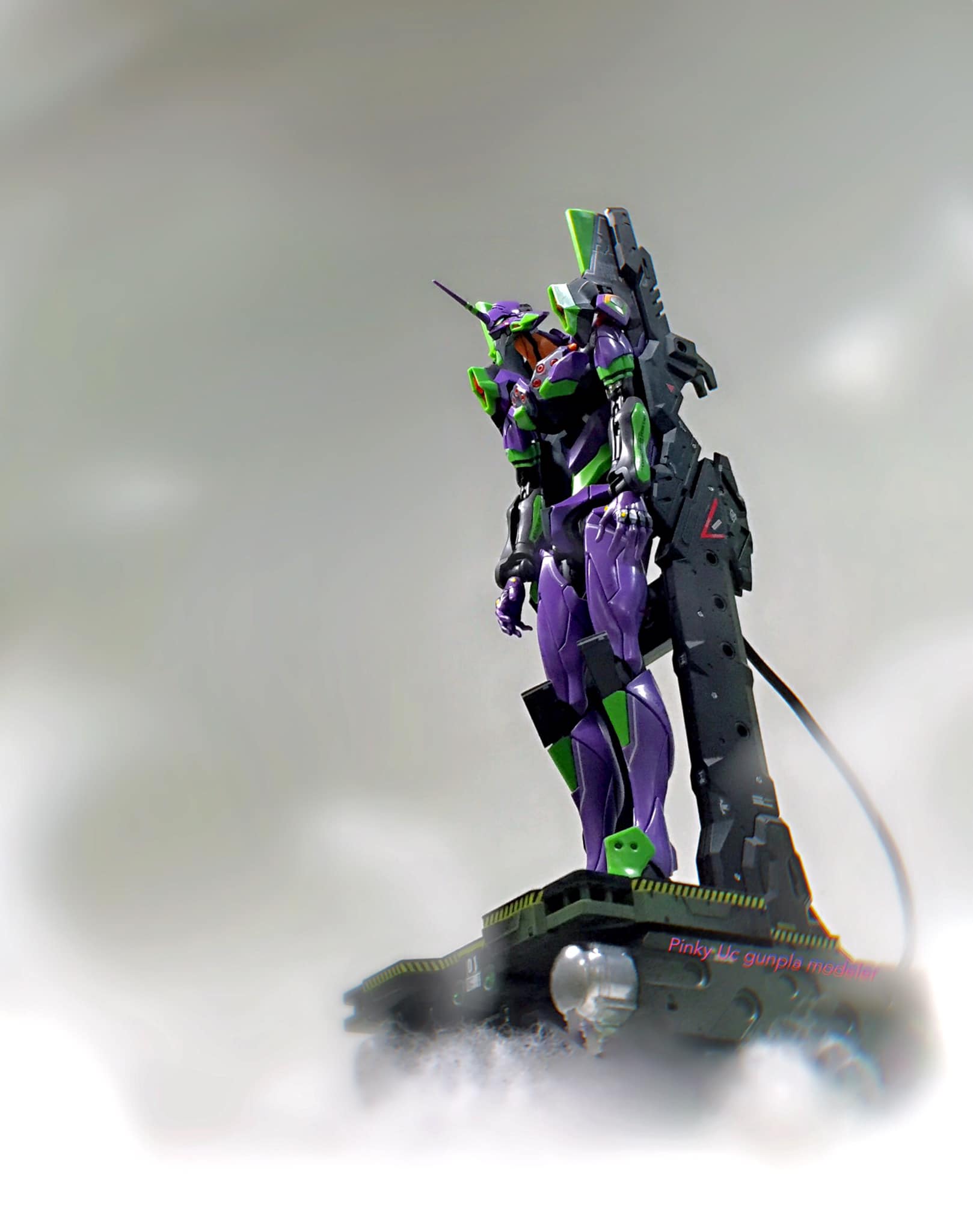 RG Evangelion Unit-01 DX Transport Platform Set – Modèle Real Grade 17,5 Cm Avec Plateforme De Lancement, AT Field Et Accessoires
