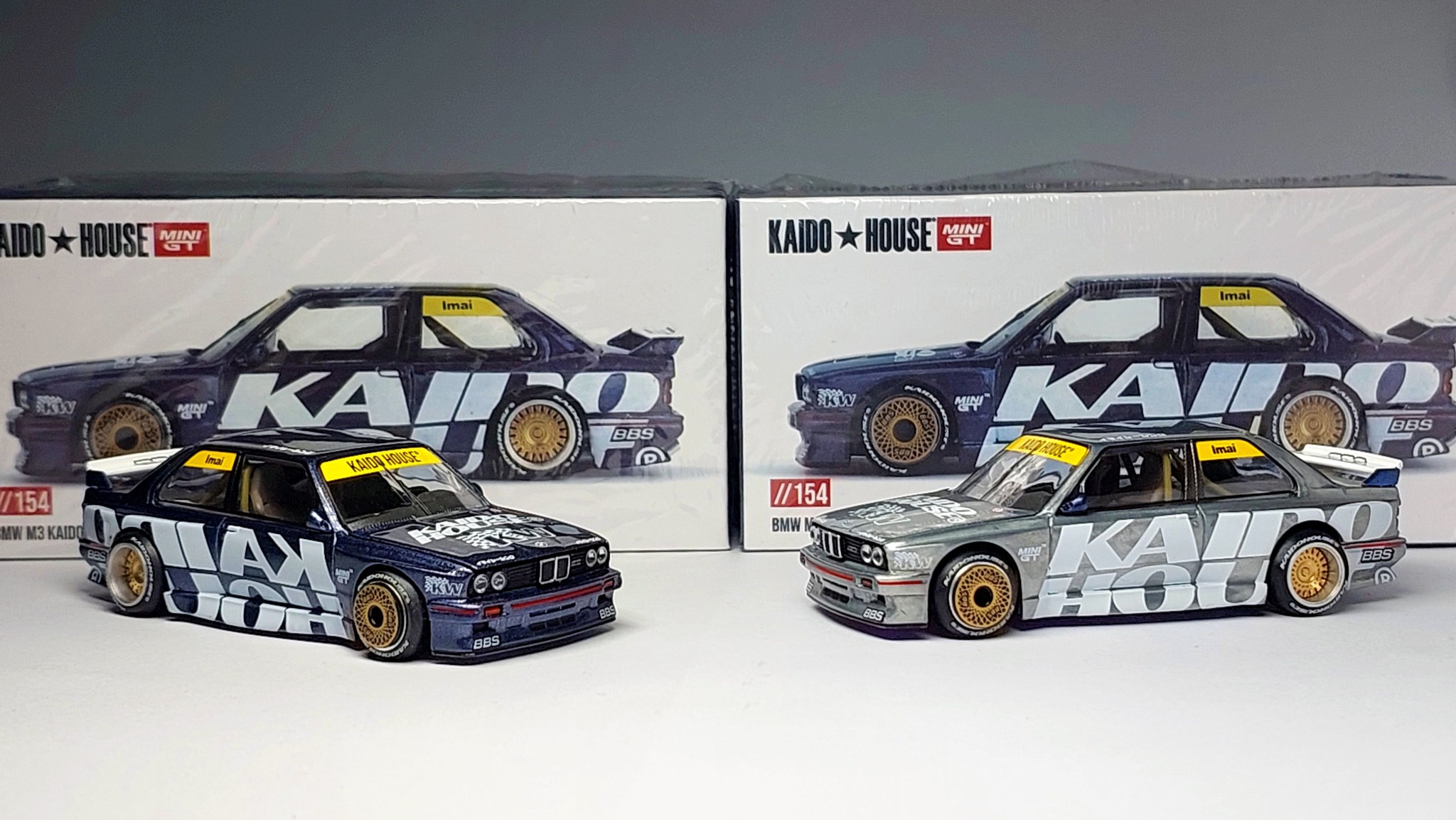 MiniGT BMW M3 Kaido Works V1 chase & regular version