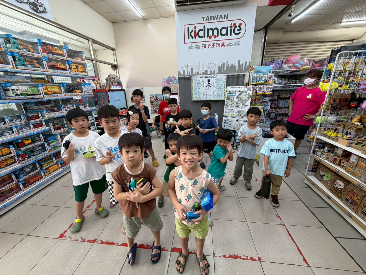孩子玩伴玩具批發廣場- 孩子玩伴玩具批發廣場added a new photo.