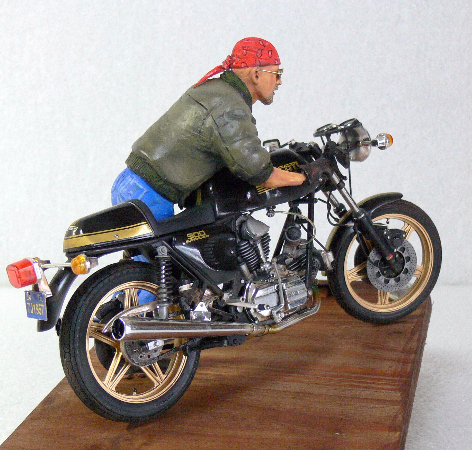 1/12 Tamiya Ducati 900 NCR Racer by Richard Farmer
