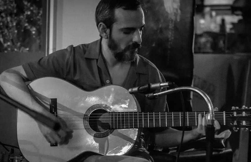 Φώς Φανάρι-Niki's Bar | Alaimbéïs