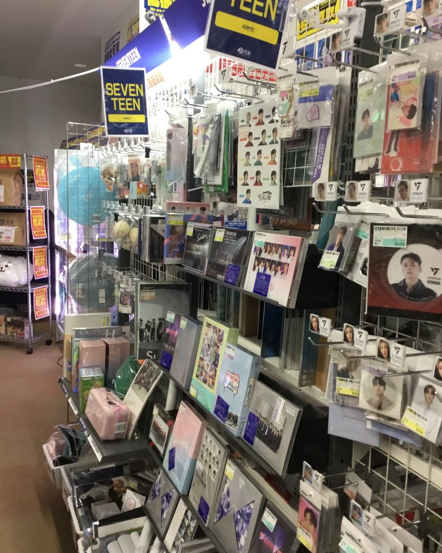 トレカやアクスタなどのグッズなどK-POPの商品が沢山💞 #TXT