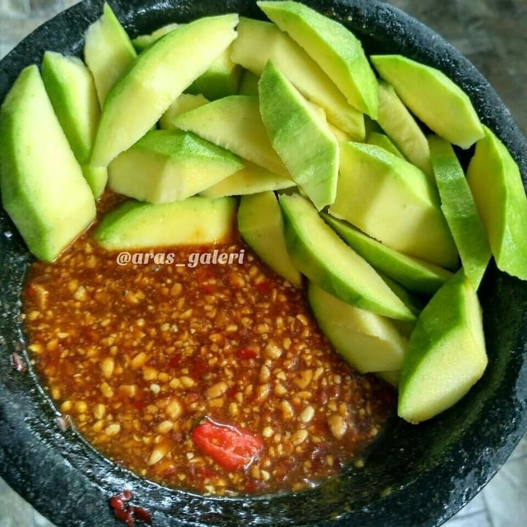 Resep - Rujak Mangga Muda By: @aras_galeri Ada yang mau ikutan ngerujak ...