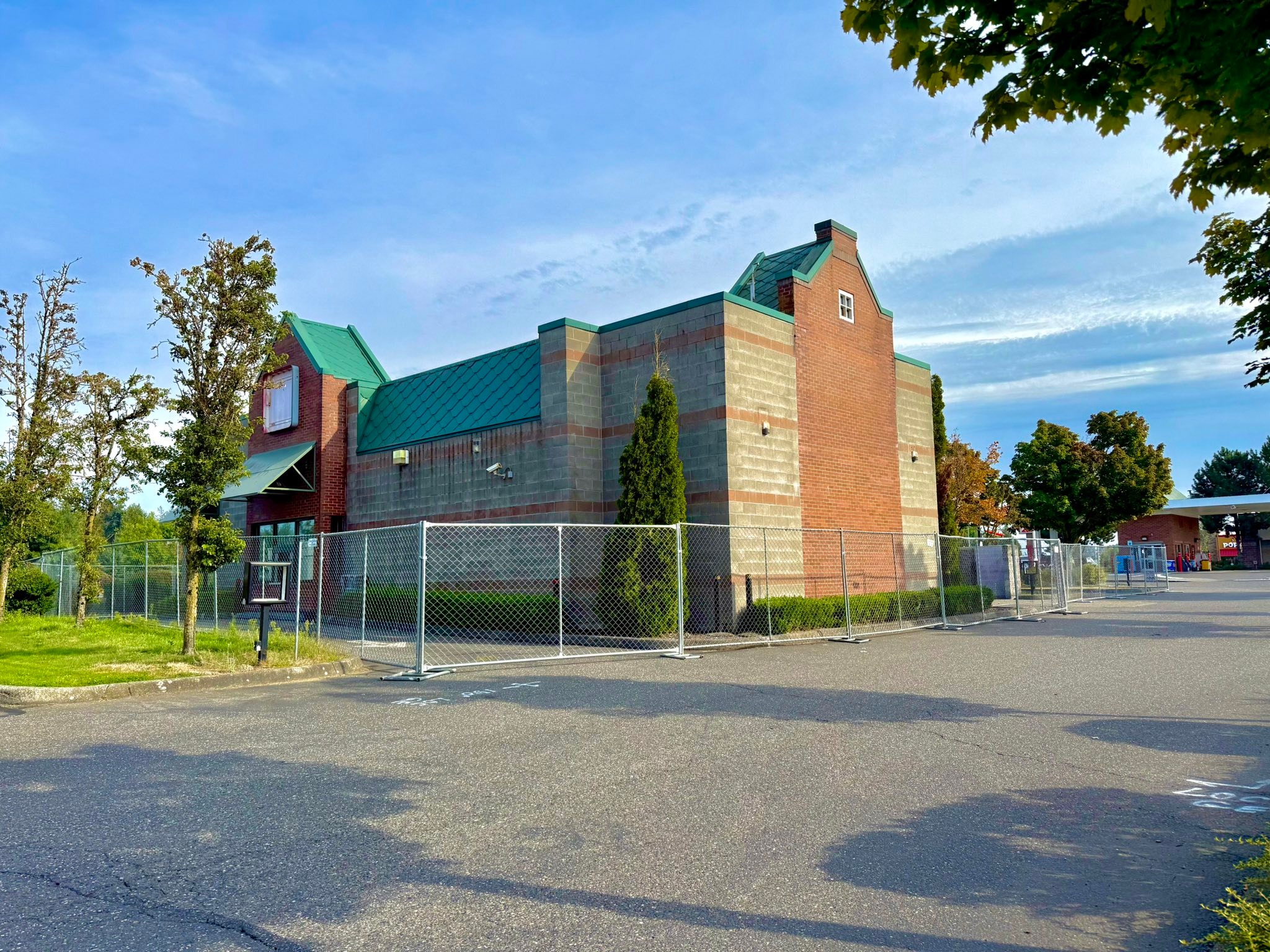 Construction fencing has now gone... - Bellingham Metro News | Facebook