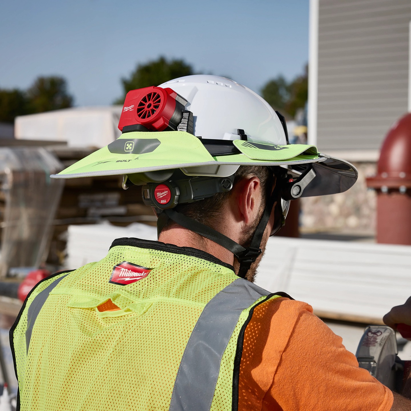 All new from Milwaukee Tool, the BOLT™ REDLITHIUM™ USB Cooling Fan