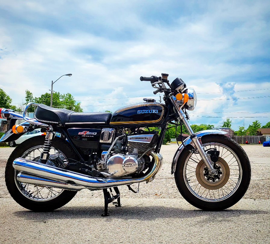 SUZUKI GT550 Triple 2 Stroke Road Bike #SUZUKI #gt550 #gt380