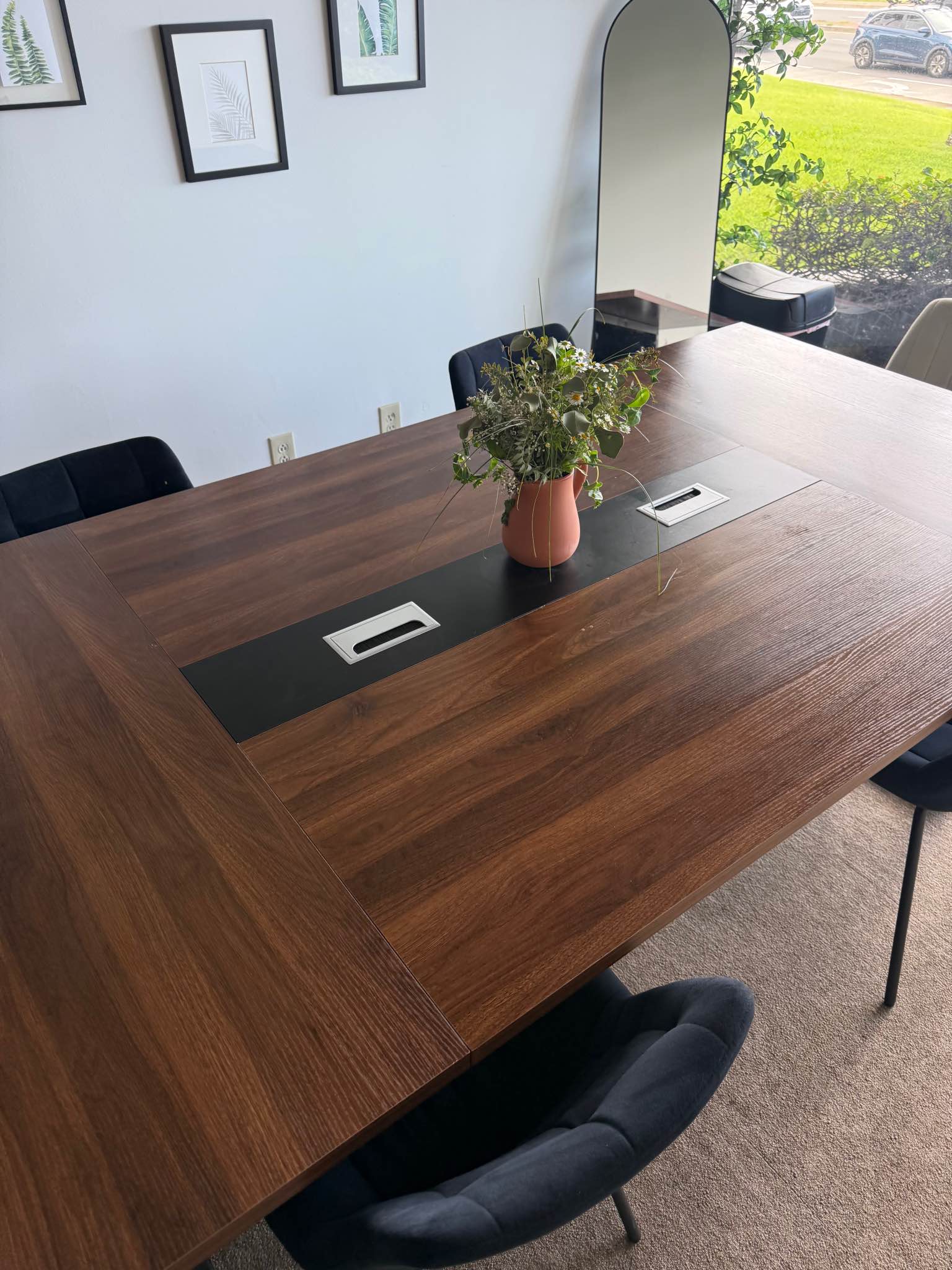 Like new 10 person conference table - Dining Tables - Waimanalo Beach ...