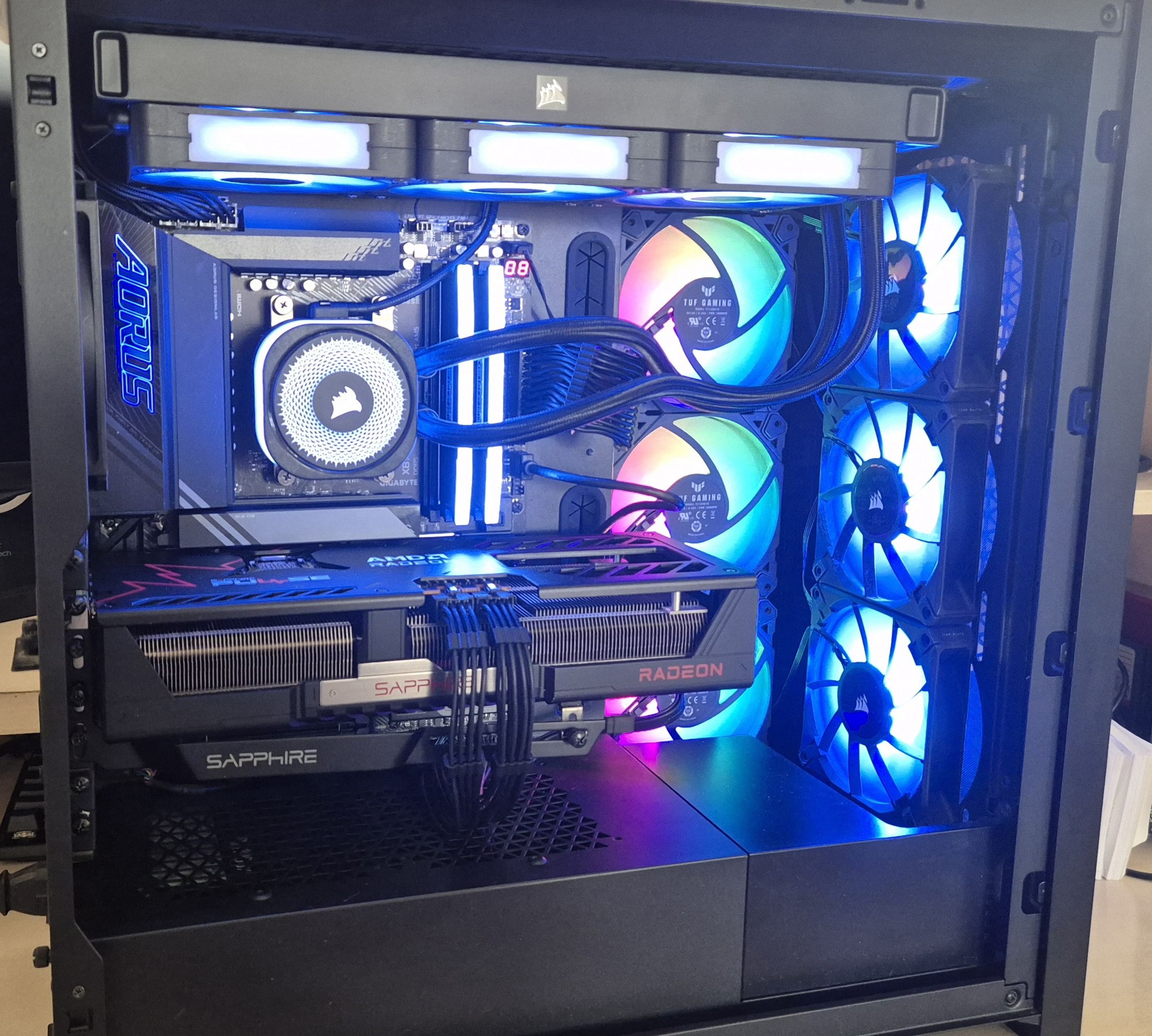 A battlestation by Vasilis Karatzas with our SAPPHIRE PULSE AMD 