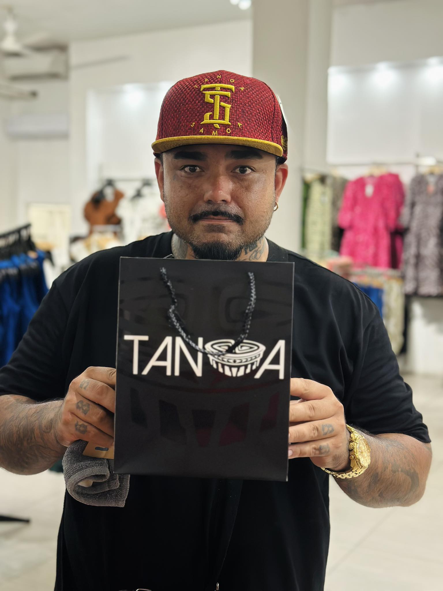 POETIK in the HOOUUUSEE ‼️❤️ The OG hip hop/rap artist wearing 