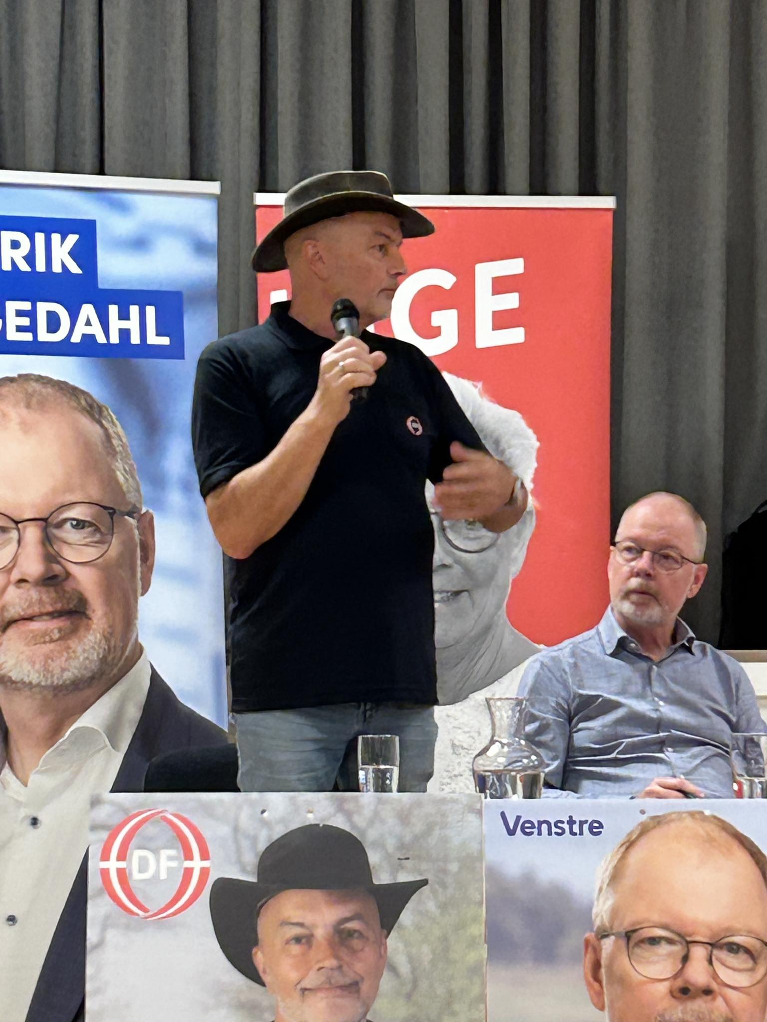Simon - I aften er jeg til vælgermøde i Bording forsamlingshus - Her ...