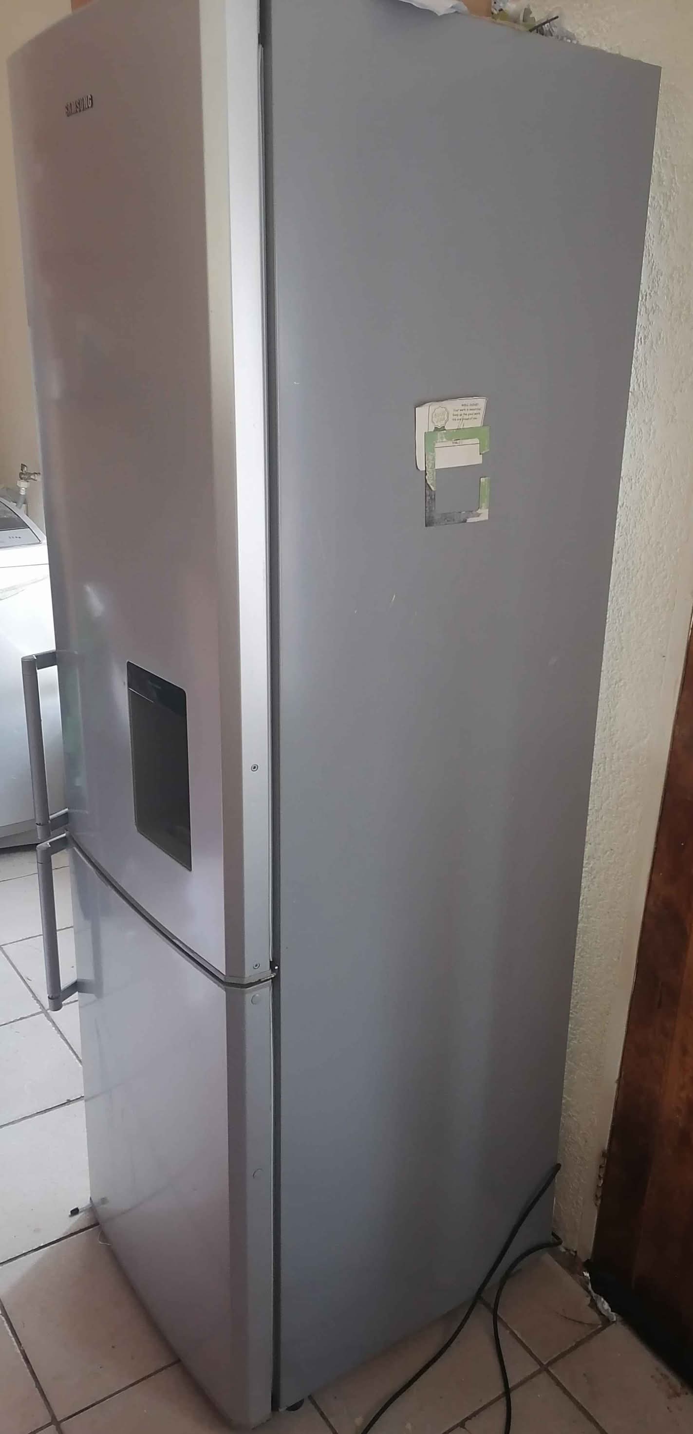 Samsung fridge R2000 - Refrigerators & Freezers - Roodepoort, Gauteng ...