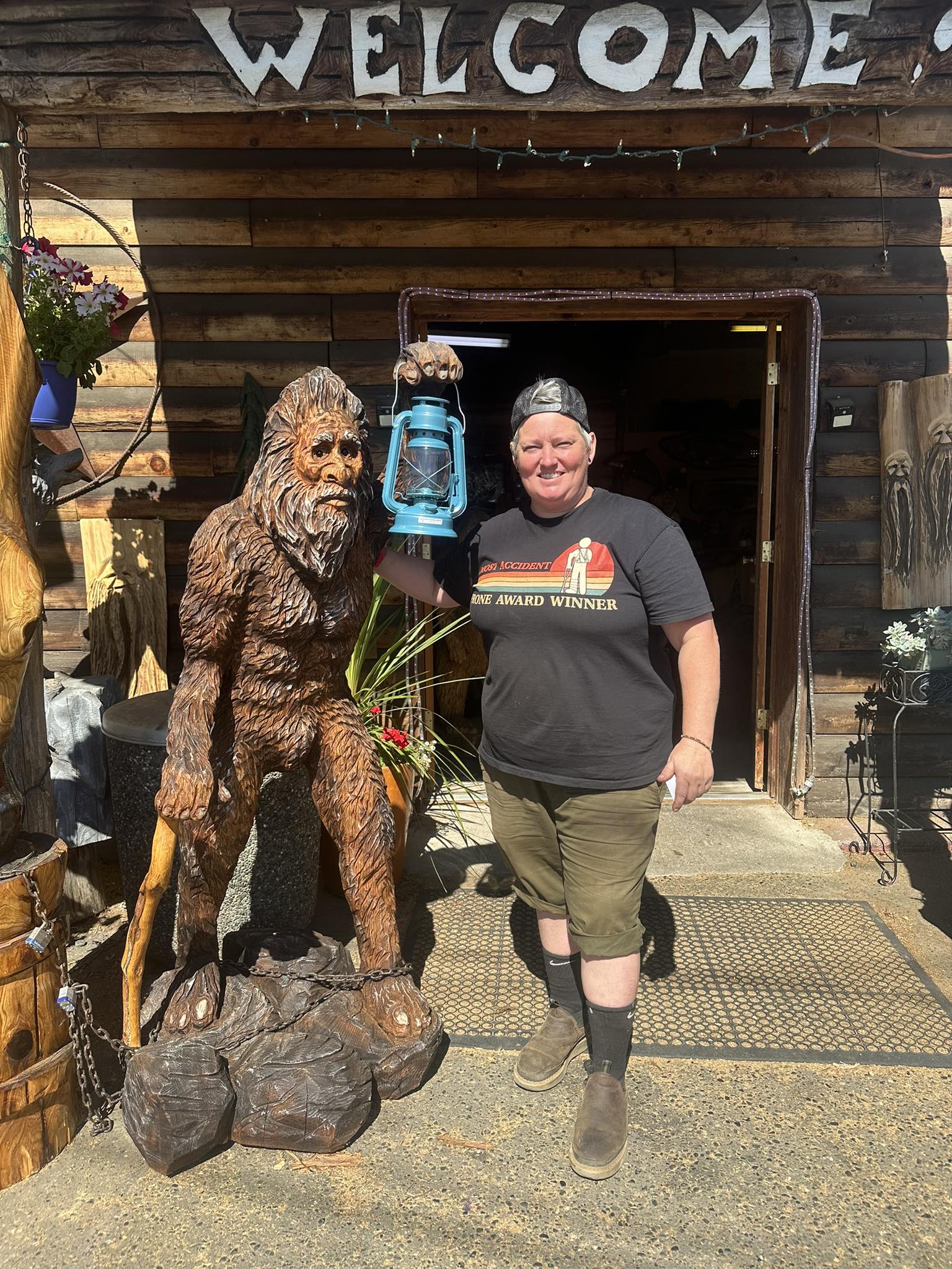 Brandi Herber Chainsaw Carver | Sheridan OR
