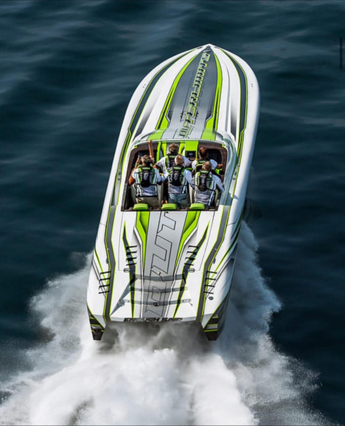 BoatStars - The JBS Offshore Racing Team making final preparations to ...