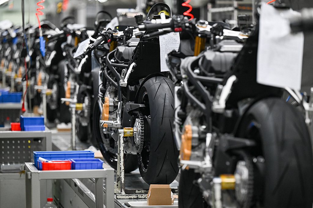 If I couldn't ride to the front, I would build a machine that