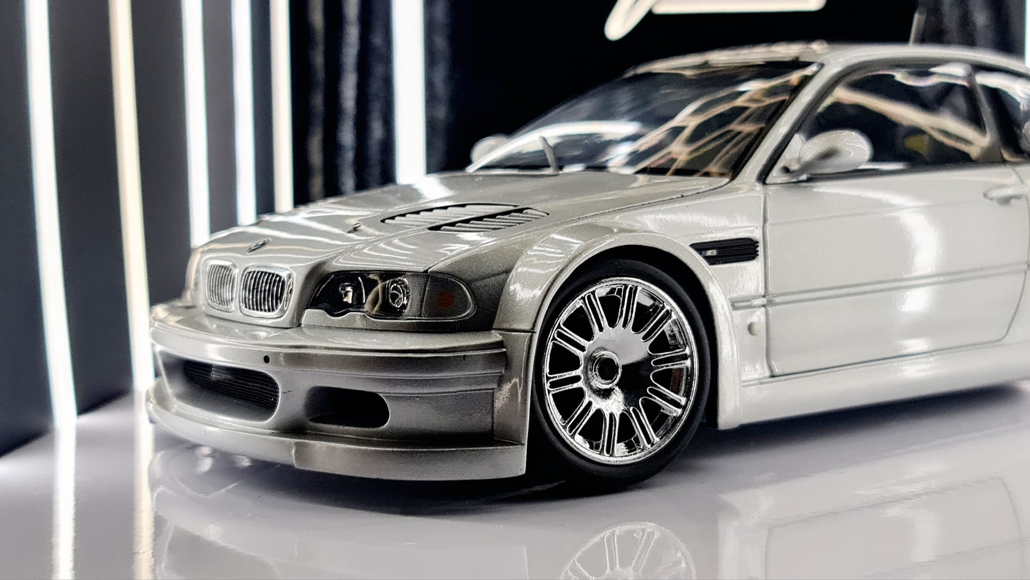 BMW M3 GTR E46 2001 scale model by Minichamps