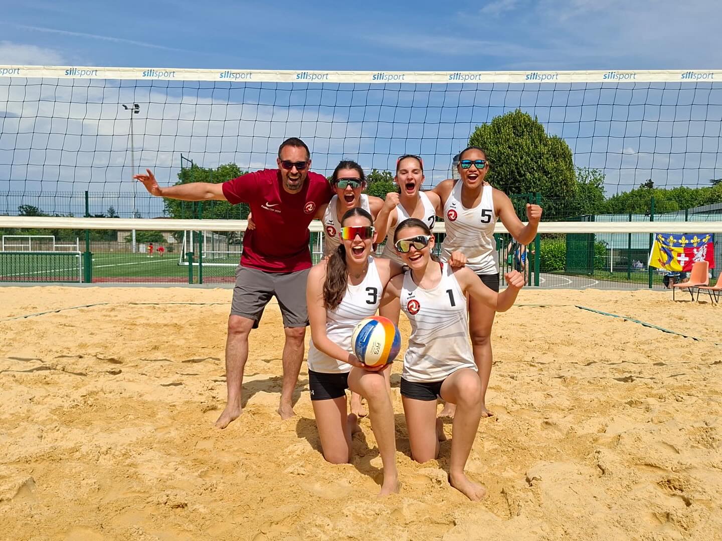 VBVB - 🔴⚫ CDF Beach ⚫🔴 Hier nos M15F se sont qualifiées pour les Phases ...