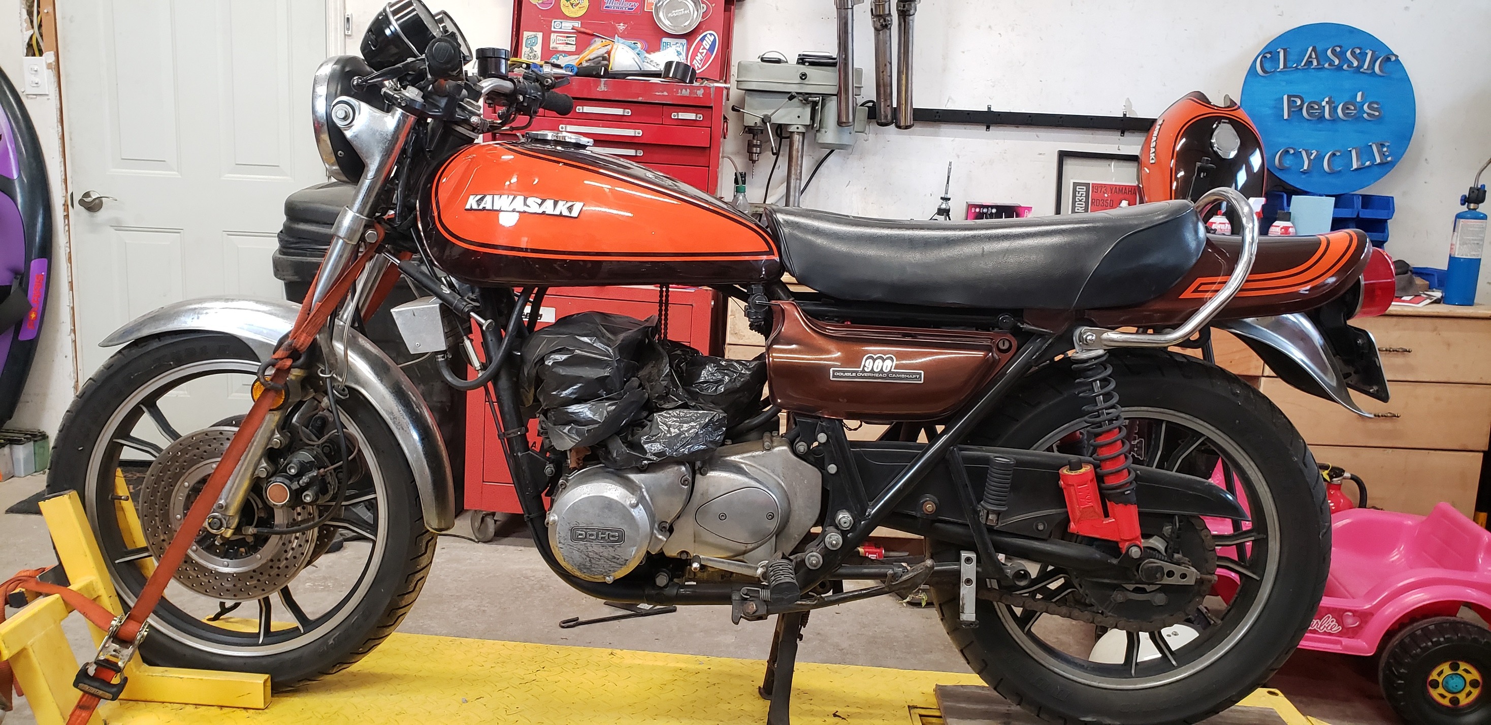 ヒロアキ 1973 Kawasaki Z1 900 classic motorcycle restoration