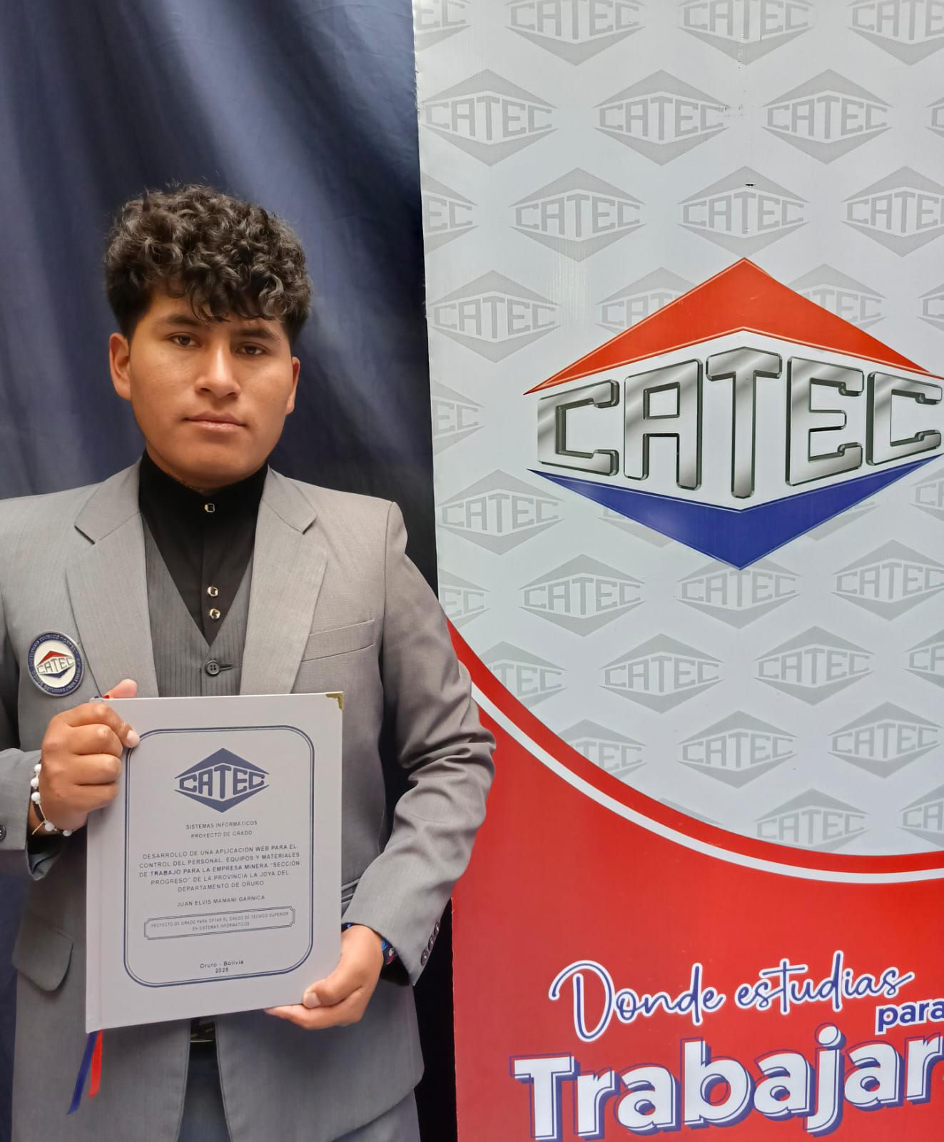 🎓 Felicitamos a Juan Elvis Mamani... - Instituto CATEC Oruro | Facebook