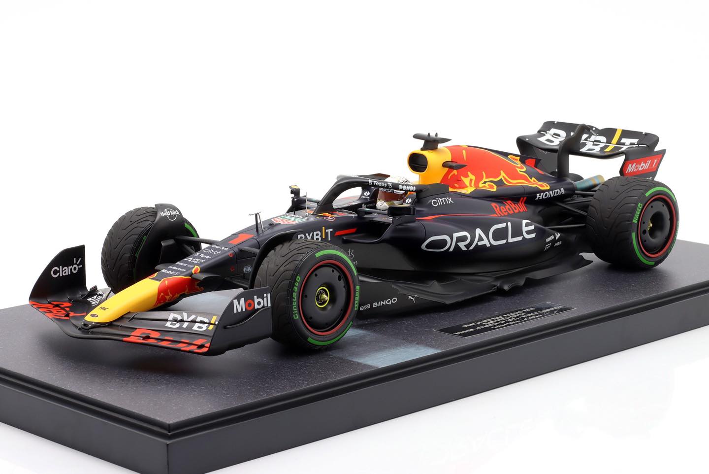 WERBUNG: Buy this new Red Bull RB18 No. 1 of driver and world  display picture 1