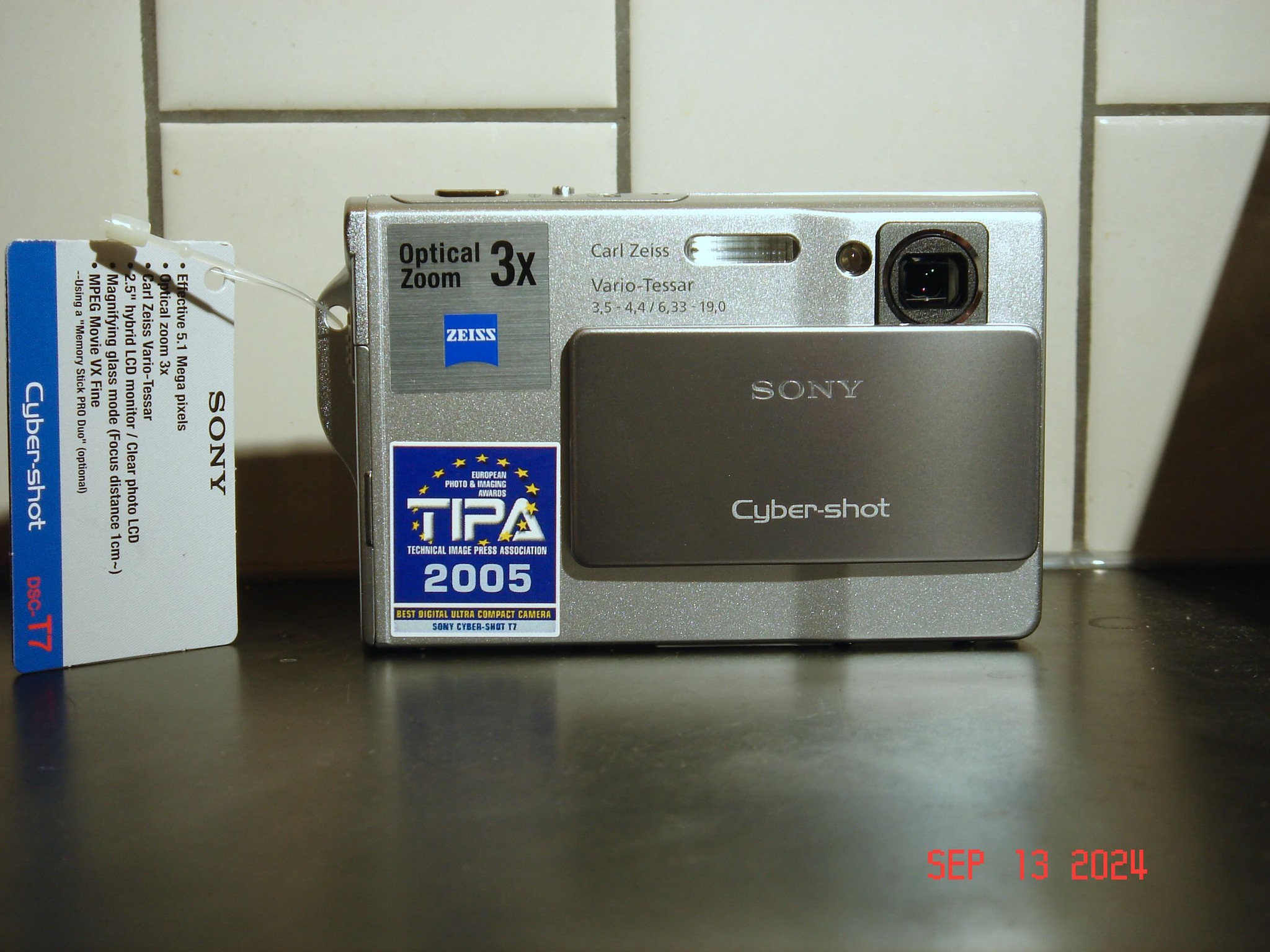 New old stock Sony Cybershot DSC-T7 from 2005. One of the thinnest 
