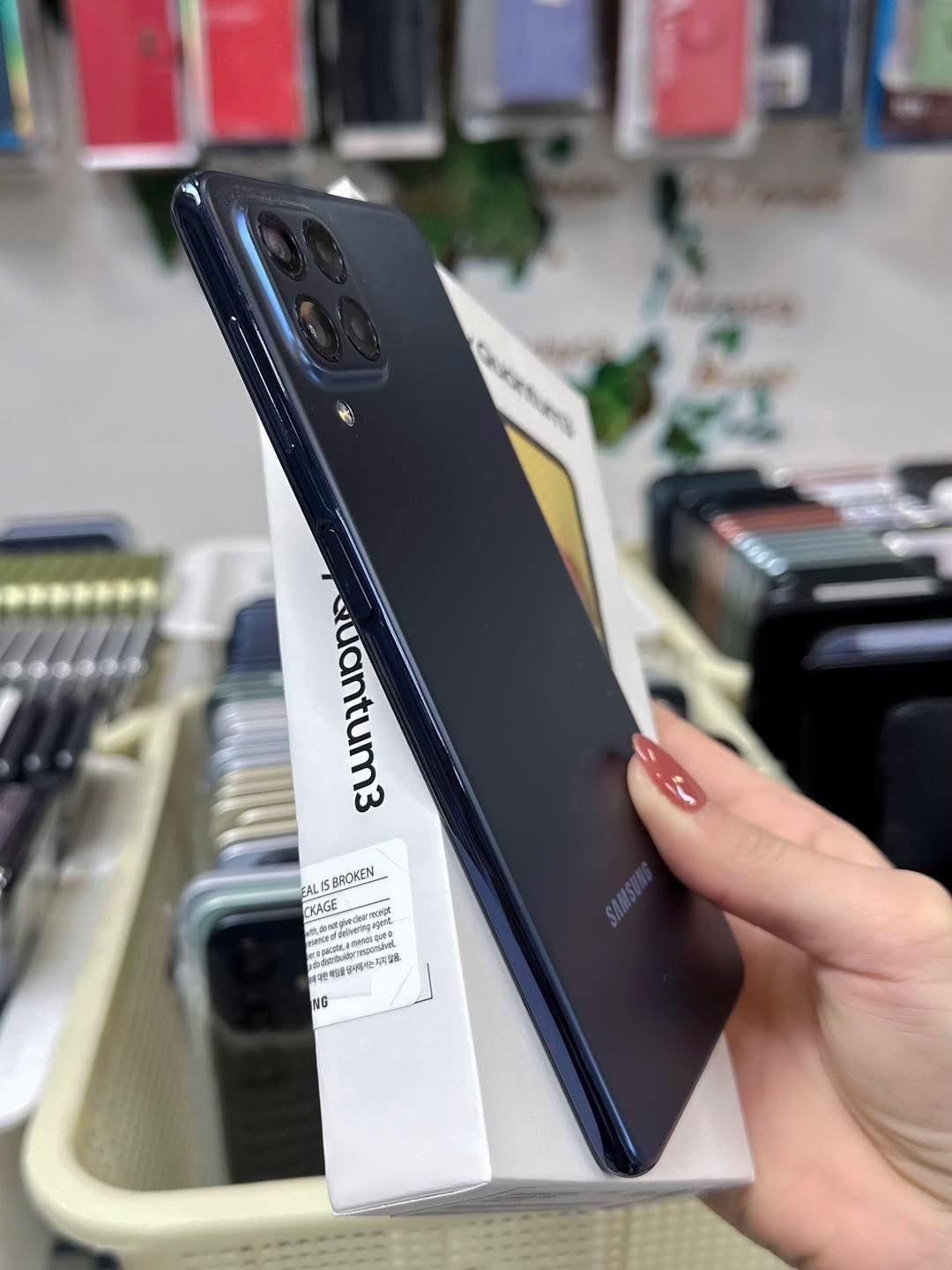 Super sale~ Galaxy Quantum3. 5G 128GB Brand New condition