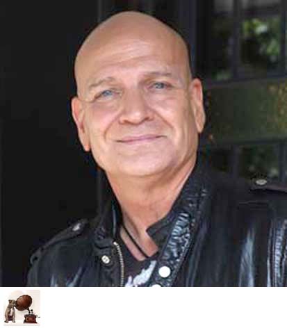 efemérides - IVÁN Hoy cumple 63 años el cantautor pop español Juan ...
