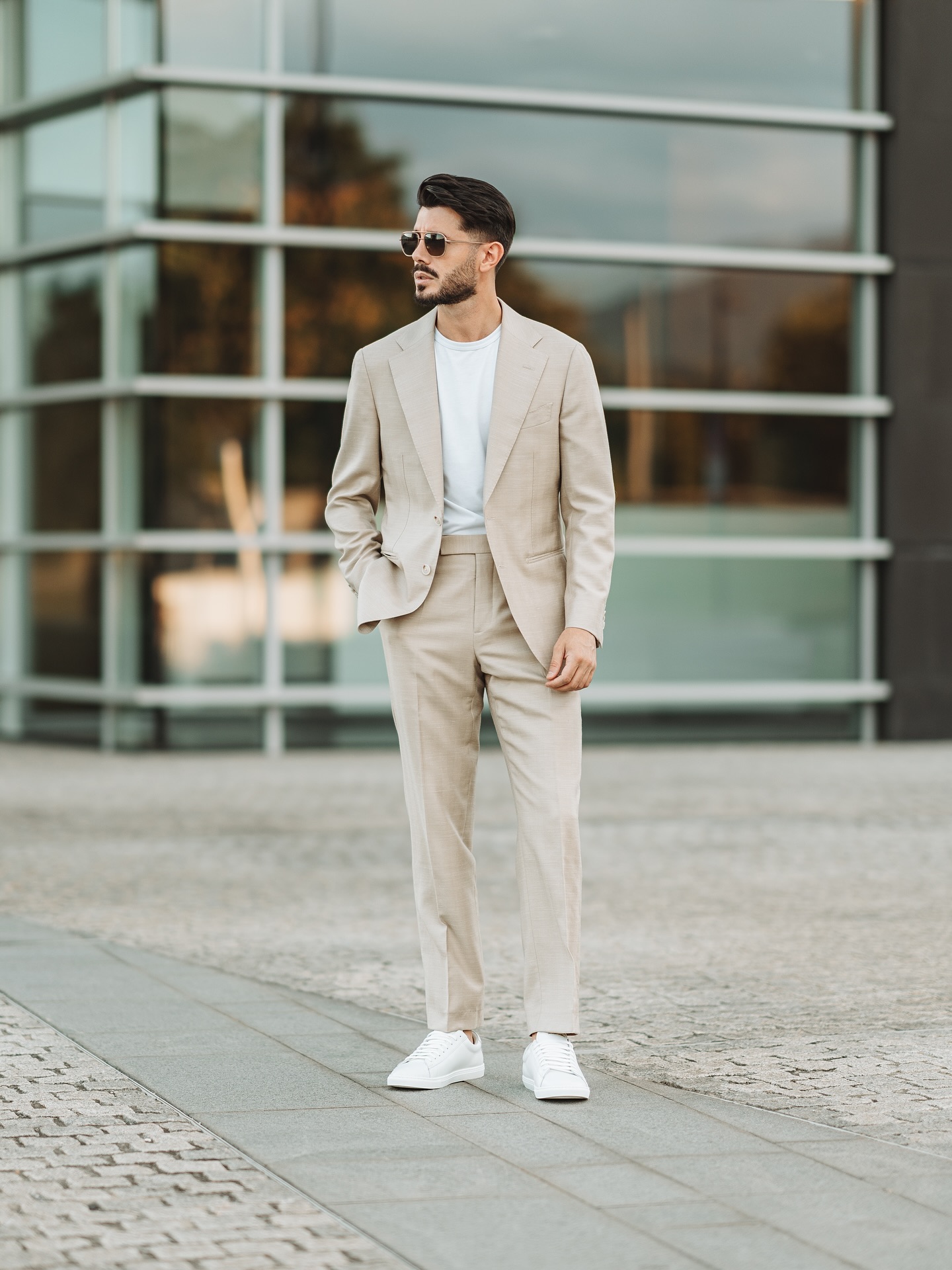 How to style a beige suit casually 😎 YES or NO? #beigesuit #suit #casualsuit #casualoutfitideas
