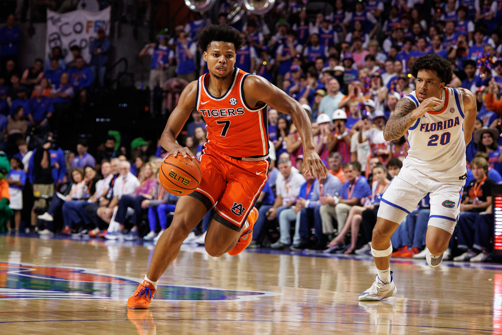 Keyshawn Hall scored 24 points, including 22 in Auburn's dominant