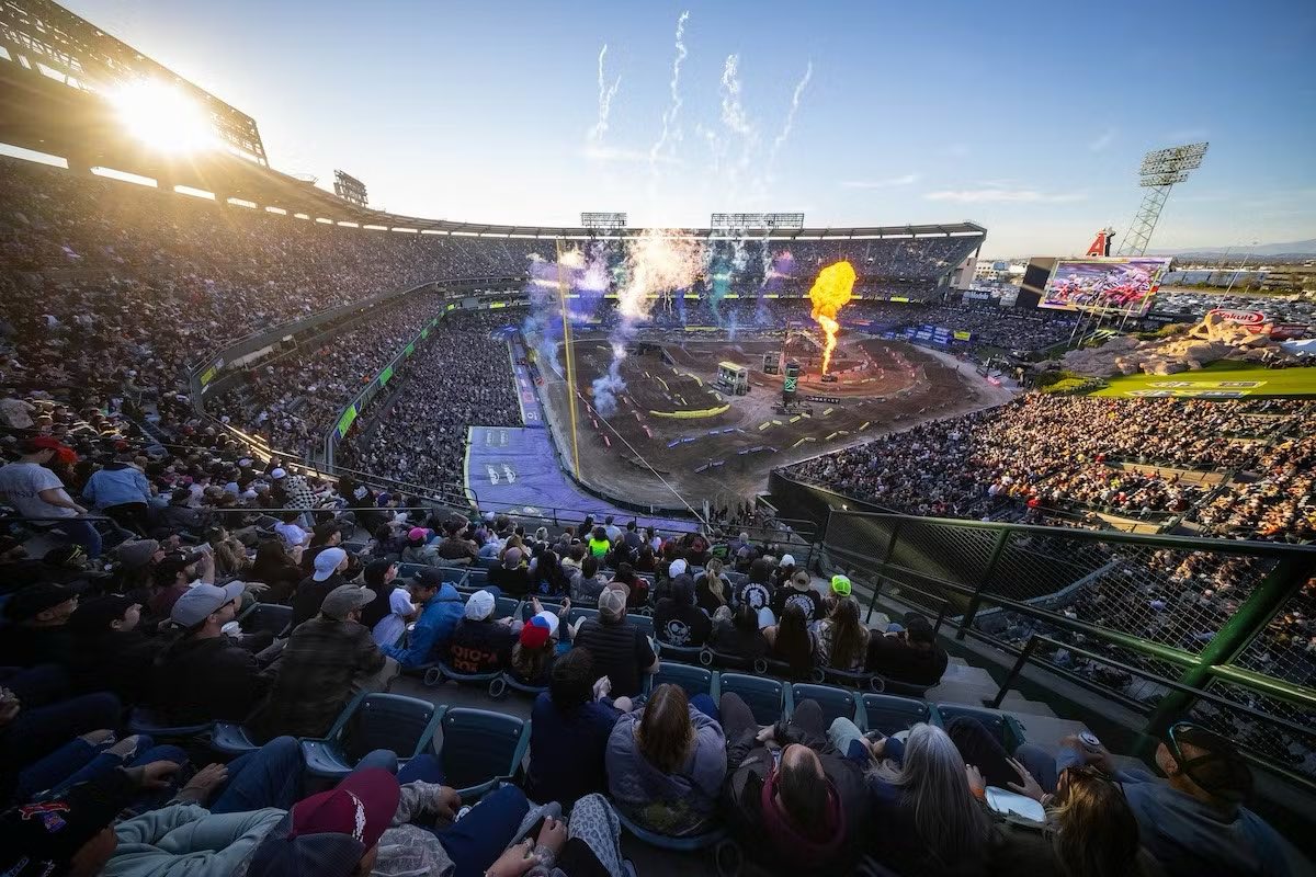 A capacity crowd was on hand to... - Racer X Illustrated | Facebook