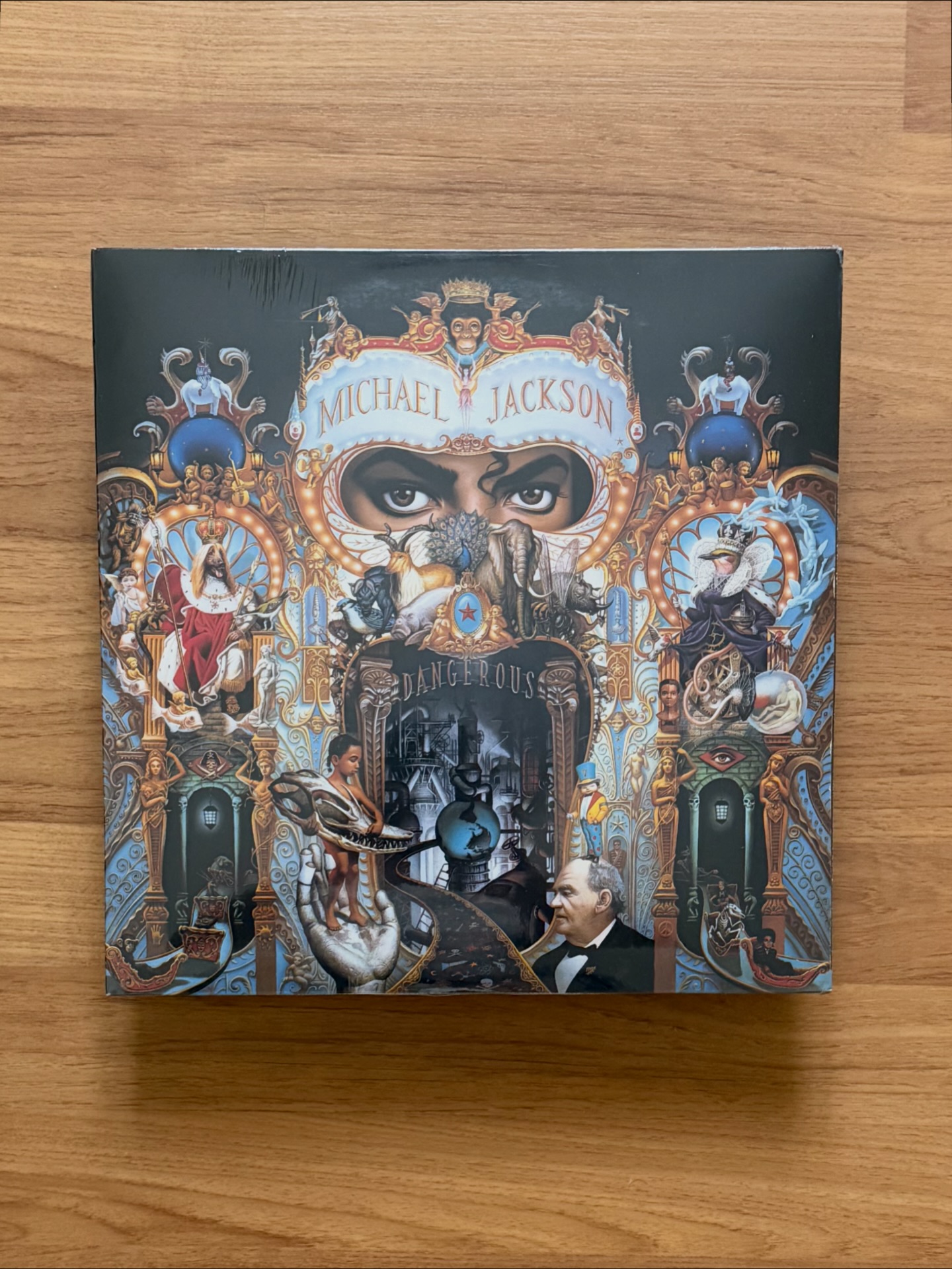 Michael Jackson : Dangerous 2LP Black Vinyl แผ่นละ 1690.- รวมส่ง