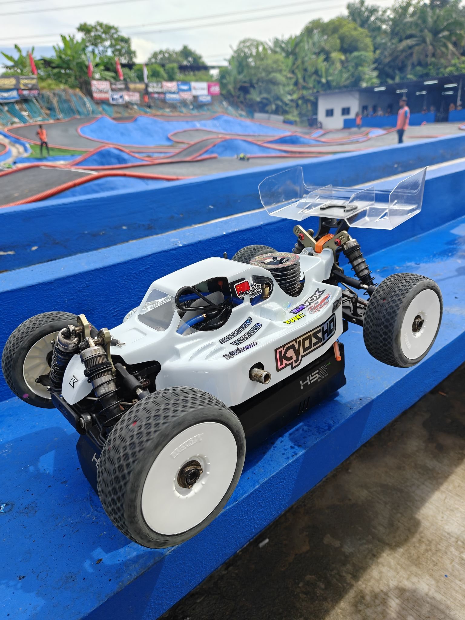 What a beautiful build. Love the body stance. 😍 #MP11 #Kyosho