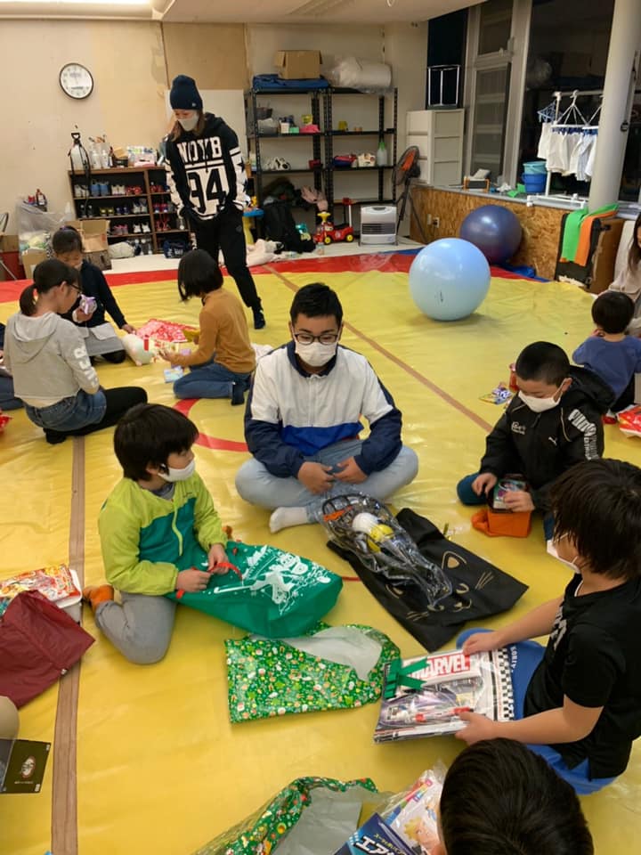 郡山レスリングクラブ 今年は 道場でゲームをしてクリスマスプレゼント 交換して 吉牛お持ち帰りとちょっぴり寂しいク Facebook